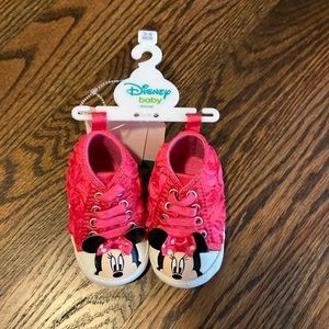 NWT 3-6 months Minnie Mouse pink shoes